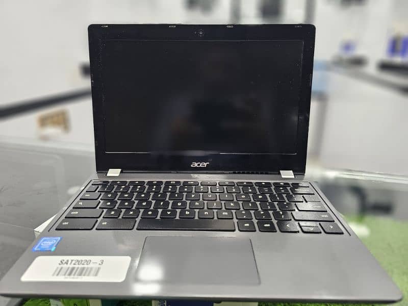 Acer Windows 10 Chromebook  C740 4GB Ram 128GB SSD Windows 10 3