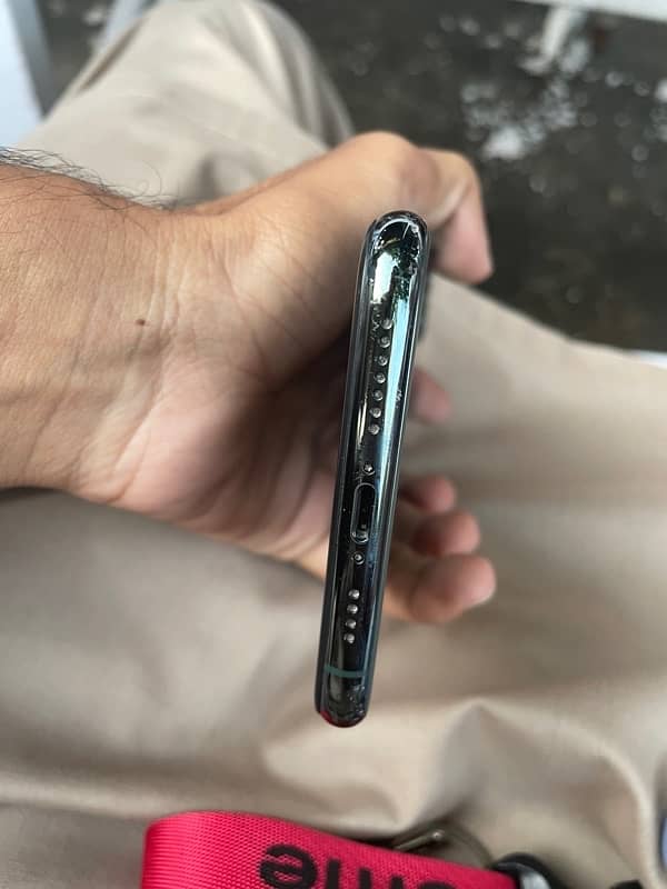 IPhone 11 Pro Max LLA 5