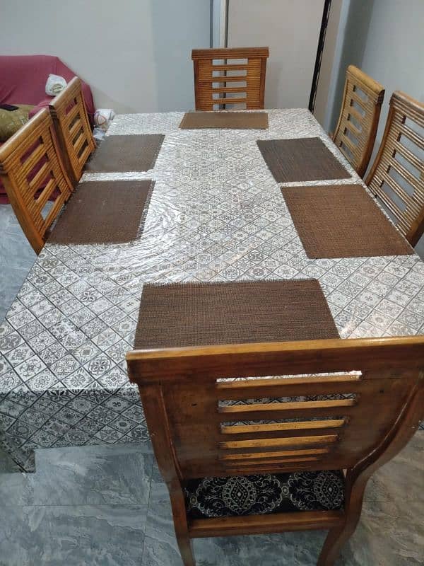 Dining table for sale 0