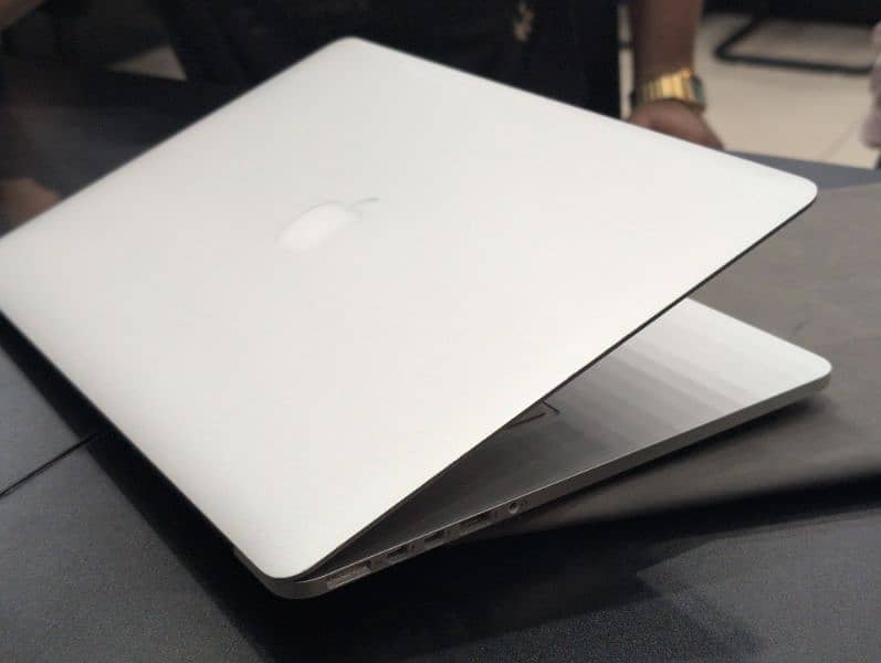 MacBook Pro 2015 15" | i7 16/512GB | Condition 10/10 3