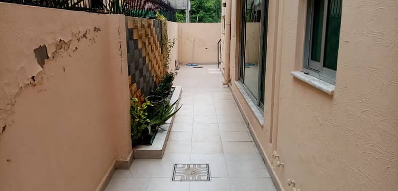 10 Marla House Available For Rent In DHA Phase 5 Block-K 0