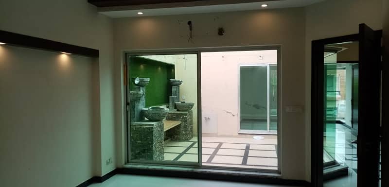 10 Marla House Available For Rent In DHA Phase 5 Block-K 14