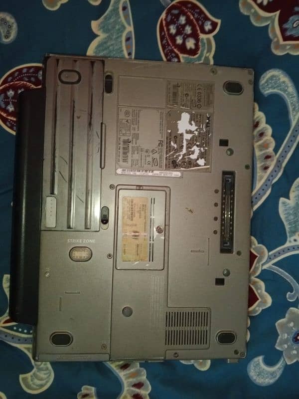 Dell Laptop D630 5