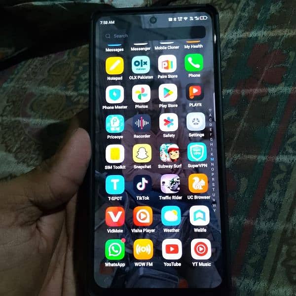 camon 30 8 gb 256 gb  full warinti me he 10 din useb he 3