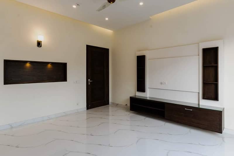 2 Beds Portion Of 1 Kanal Modern Style Upper On Top Location For Rent In DHA Phase 4 Lahore 0