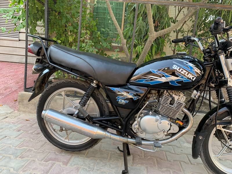 Suzuki Gs 150  special edition 4