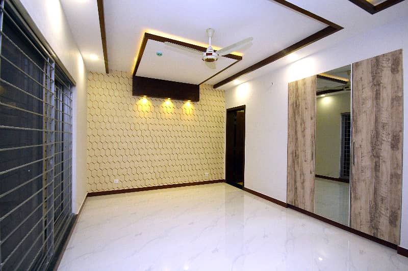 Separate Entrance And Final Rent- 1 Kanal Modern Style Upper Portion On Top Location For Rent in DHA Phase 6 Lahore 0