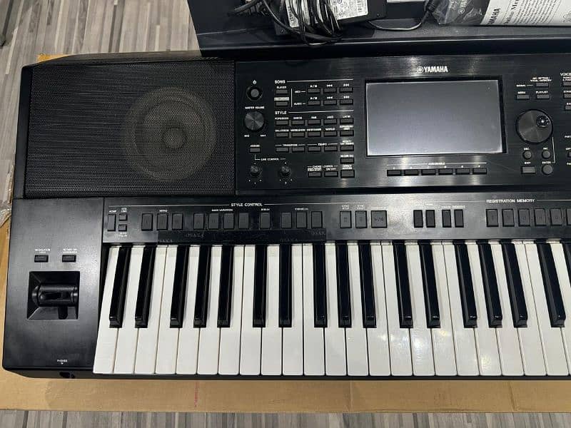 Yamaha psr sx900 with box and All Accessories. 5