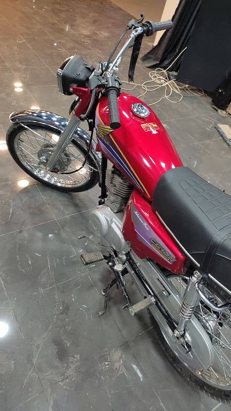 Honda cg125 2002 karachi num 1