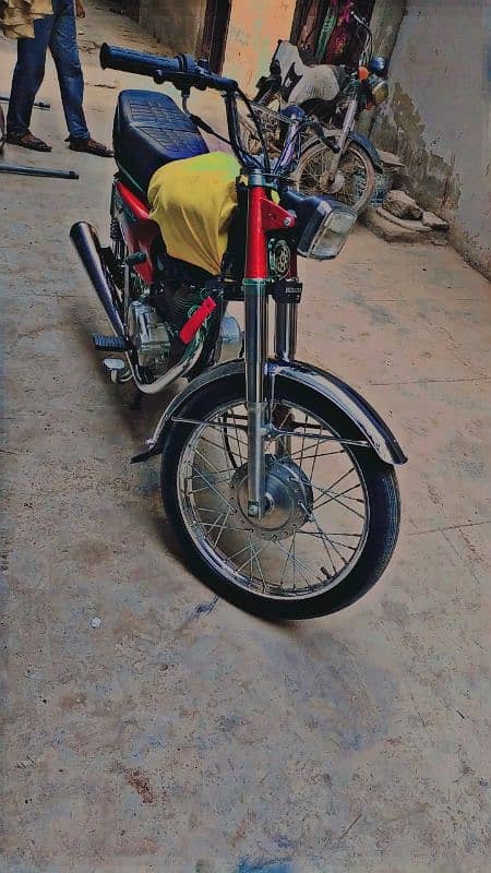 Honda cg125 2002 karachi num 8