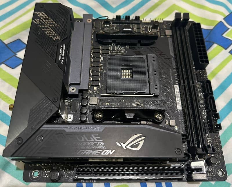 DEFECT! ASUS ROG X570 ITX MOTHERBOARD AM4 0