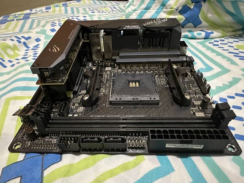 DEFECT! ASUS ROG X570 ITX MOTHERBOARD AM4 2