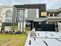 NEAR BY McDonald 20 MARLA LUXURIOUS HOUSE FOR SALE AT VERY HOT PRICE 0