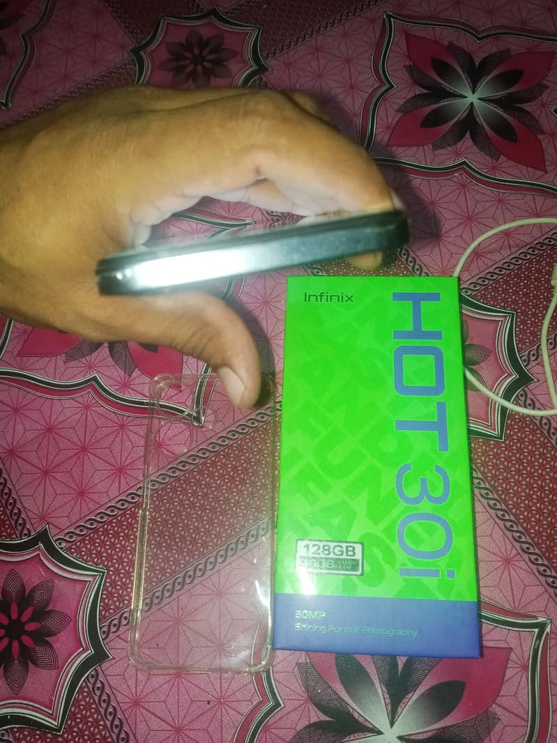 infinix hot 30i 16gb ram 128 GB room 2