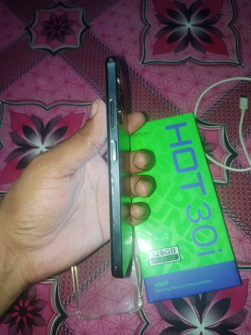 infinix hot 30i 16gb ram 128 GB room 4