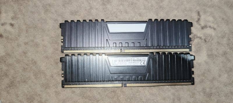 Corsair Vengeance DDR4 8x2 Rams 1