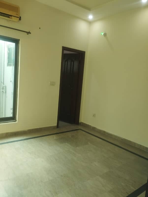 5 MARLA LOWER PORTION AVAILABLE FOR RENT IN GULSHAN E LHR NEAR TO PUNJAB SCHOOL AND MARKET 0