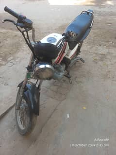 Ravi piaggio 125strom sports bike in best conditin