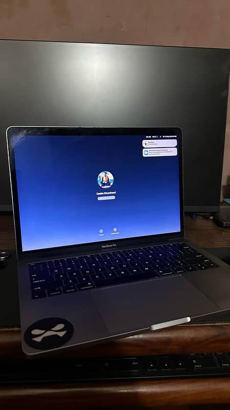 apple macbook pro 2017 laptop 2