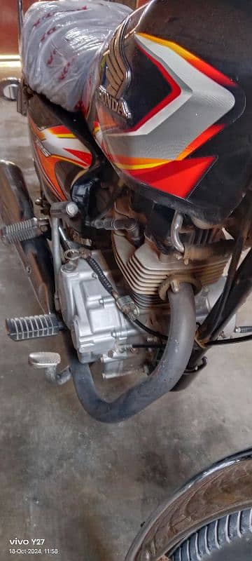 Honda 125 bilkul new condition me hai koi kam nai hai 1