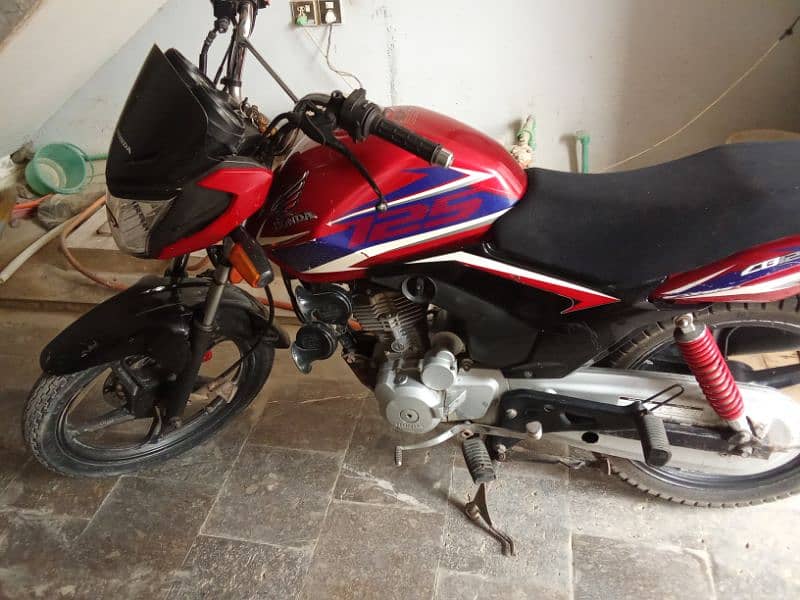 HONDA CB125F fresh look bike 0