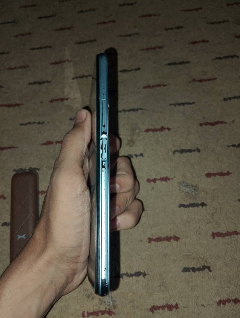 Mobile vivo y 12s 4