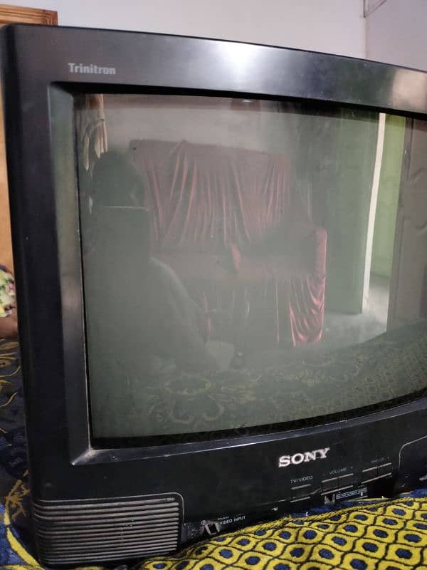 Sony Tv Real japni G 14" Colour TV 2