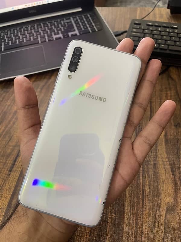 Samsung Galaxy A70 128/6gb 0