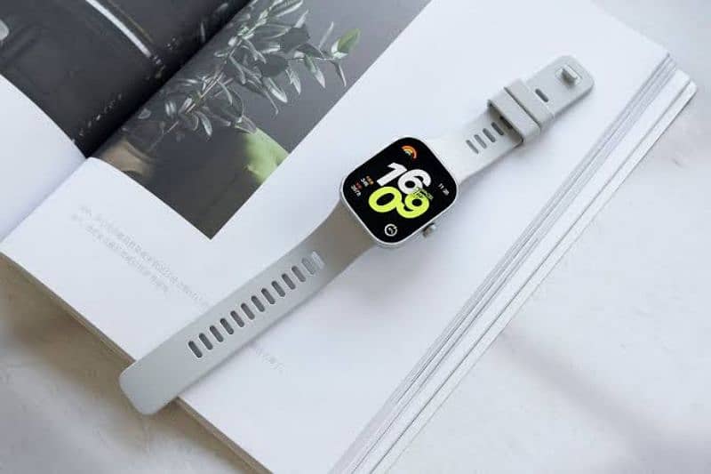 Xiaomi Redmi Watch 4  ( Silver ) 2