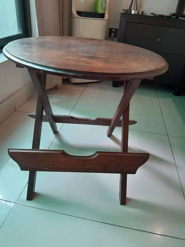 Round side table 1