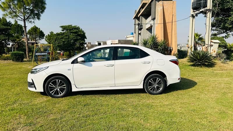 Toyota Corolla Altis 2017 4