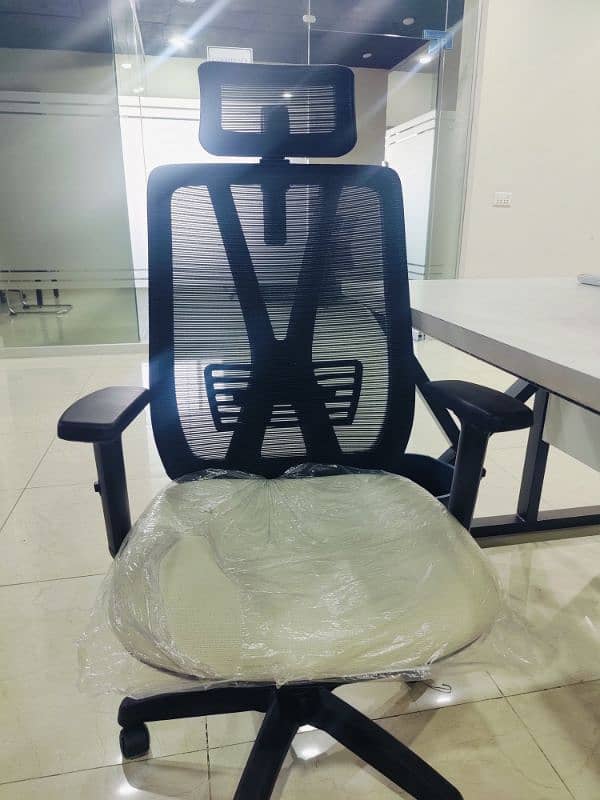 Office Chairs for Sale!/ 03324834546 3