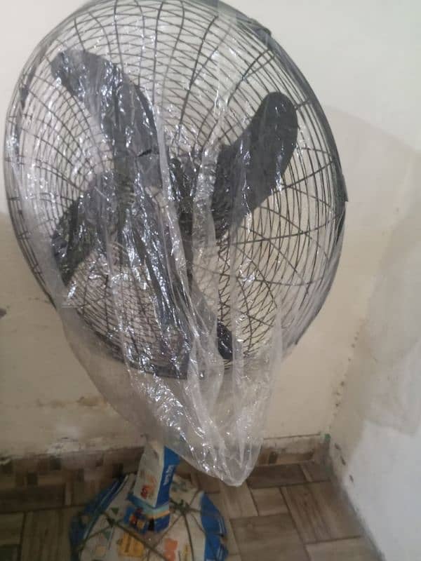 brand new condition royal fan 1