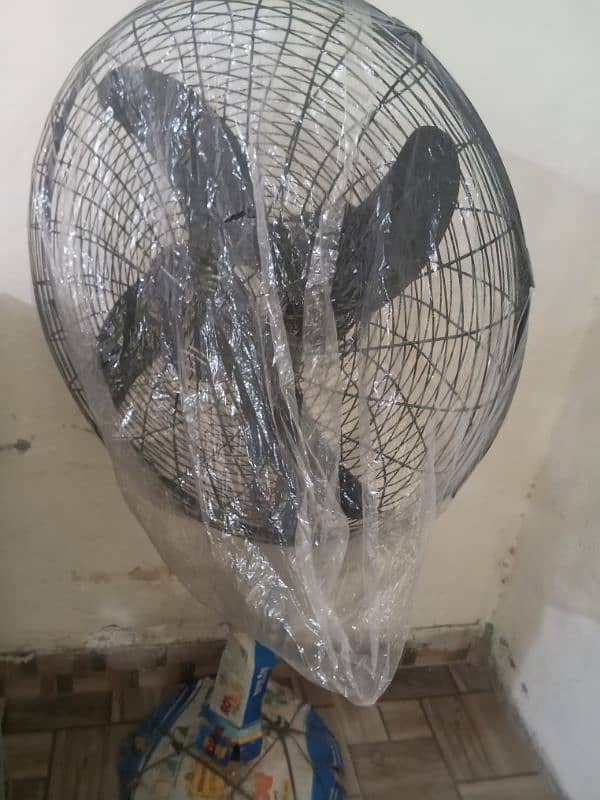 brand new condition royal fan 2