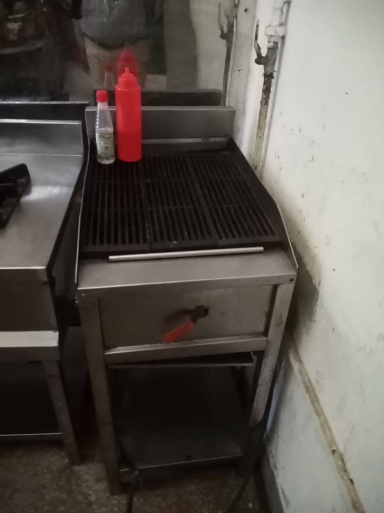 Restaurant Equipments / Coffee machine /Grill /Hot Plate /Bar Counter 3