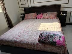 King size bed with mattress 2 side table's dressing tble