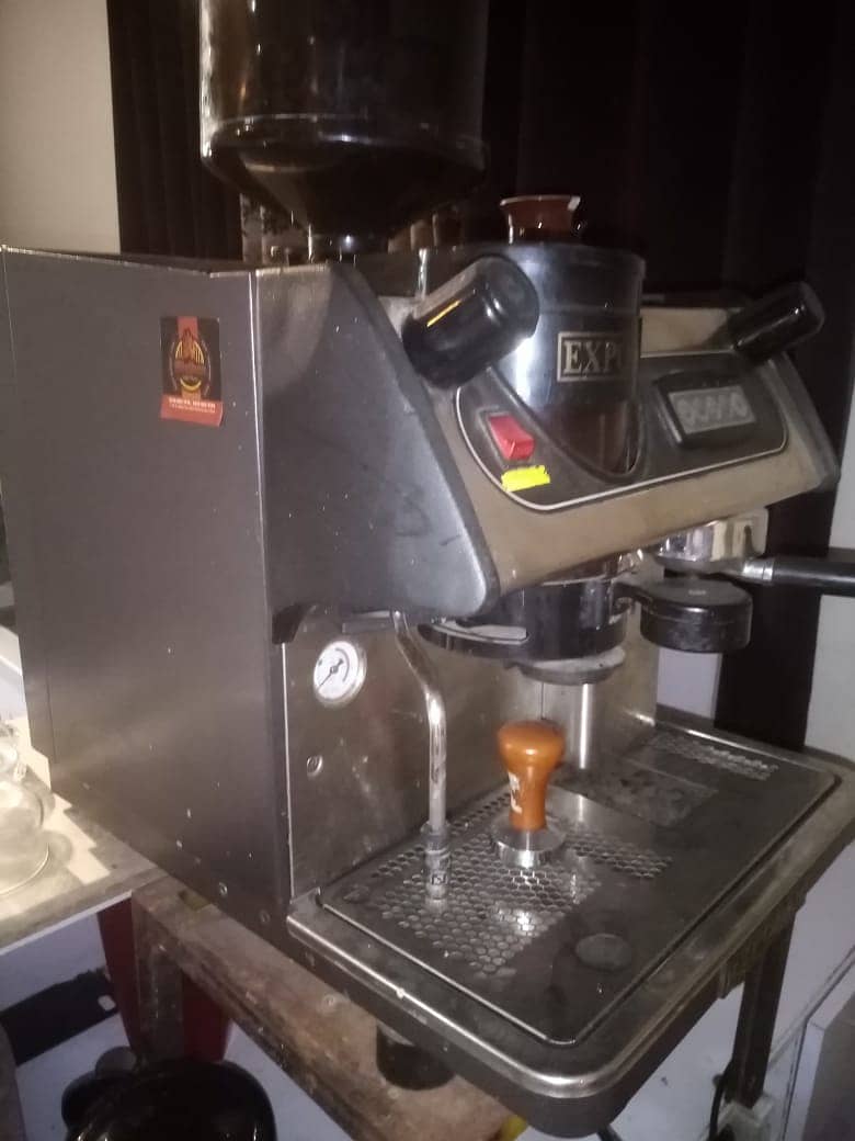 Restaurant Equipments / Coffee machine /Grill /Hot Plate /Bar Counter 4