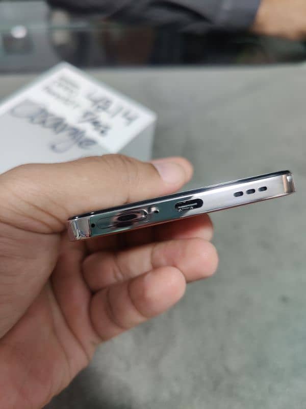 OPPO Reno 12F 2