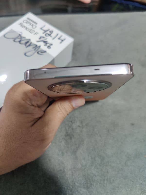 OPPO Reno 12F 4