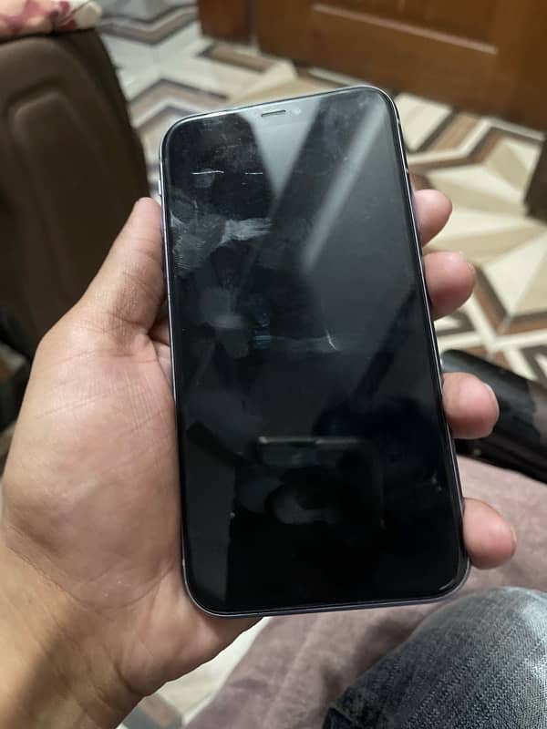 iPhone 11 128GB PTA Approved 5