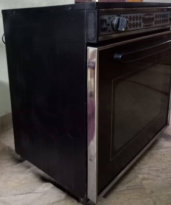 slightly used full size baking oven is available for sale 1