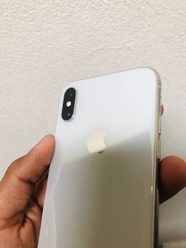 IPHONE XS 64 gb factory unlocked All ok whatapp 03007464143 0