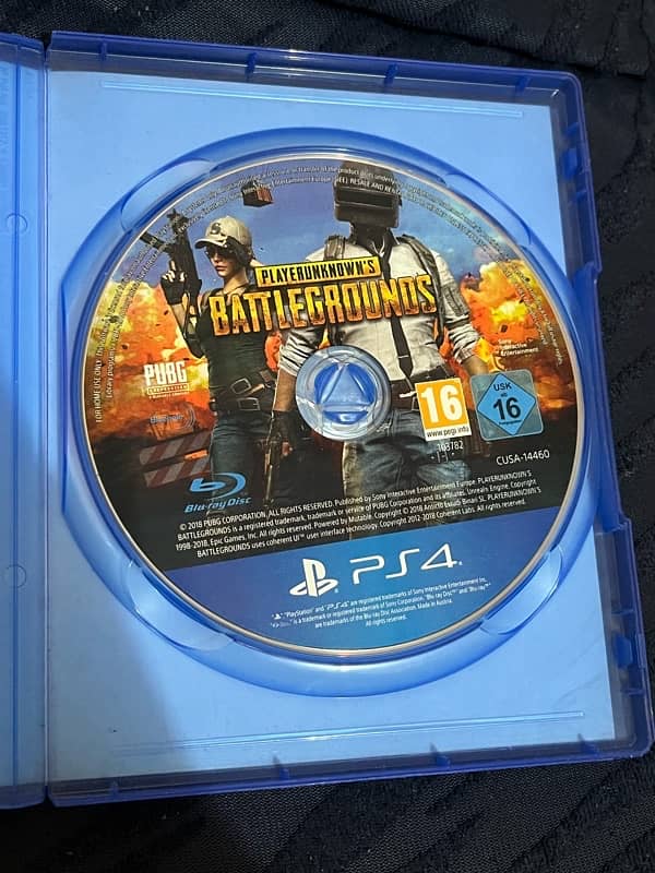 PS4 CDs PUBG and Tom Clancy’s Rainbow Six Siege 1