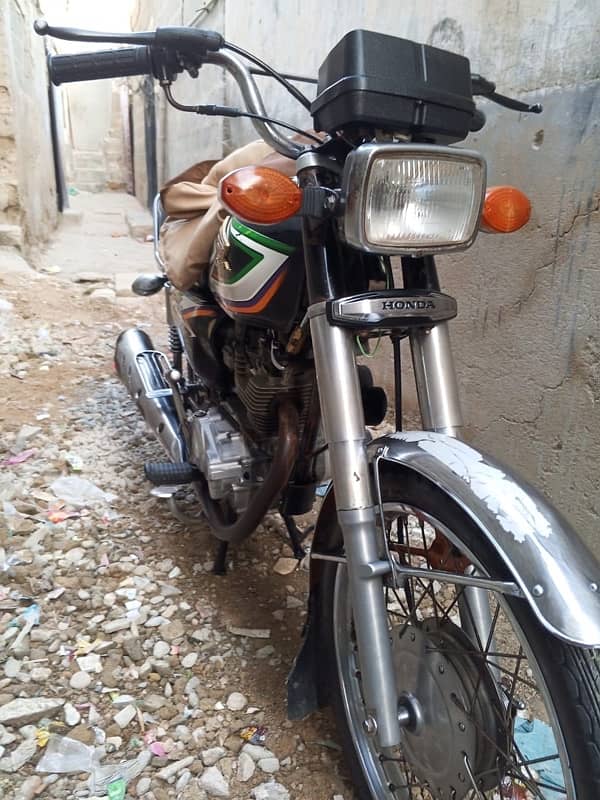 Urgent sell karni he bhye Bike all ok he Ounjab nbr hen 1