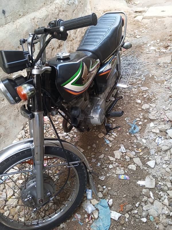 Urgent sell karni he bhye Bike all ok he Ounjab nbr hen 2