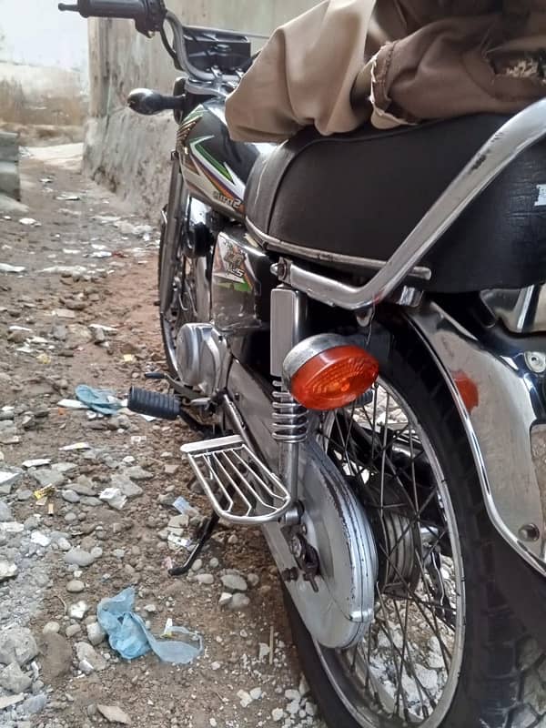 Urgent sell karni he bhye Bike all ok he Ounjab nbr hen 4