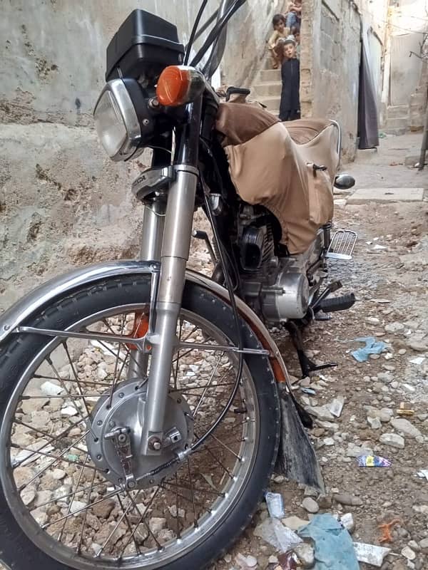 Urgent sell karni he bhye Bike all ok he Ounjab nbr hen 5