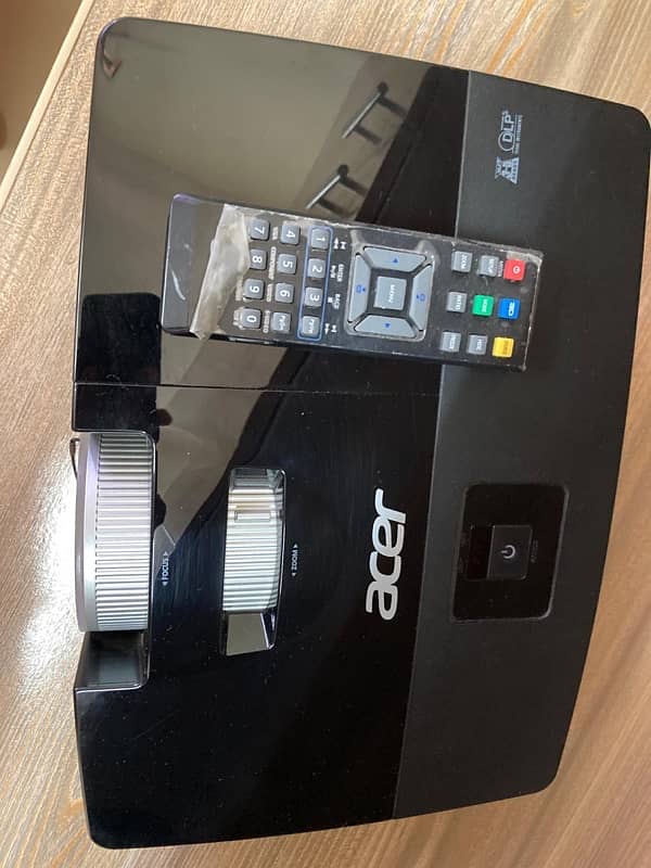 Acer  X113P Projector 0