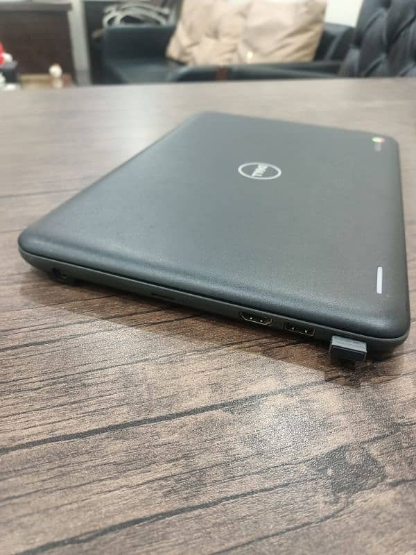 Dell laptop , Chrome Book Good Condition with charger & Wireless mouse 1