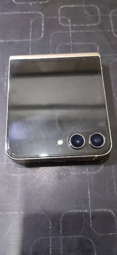 Samsung galaxy z flip 5 8/512 PTA Approved